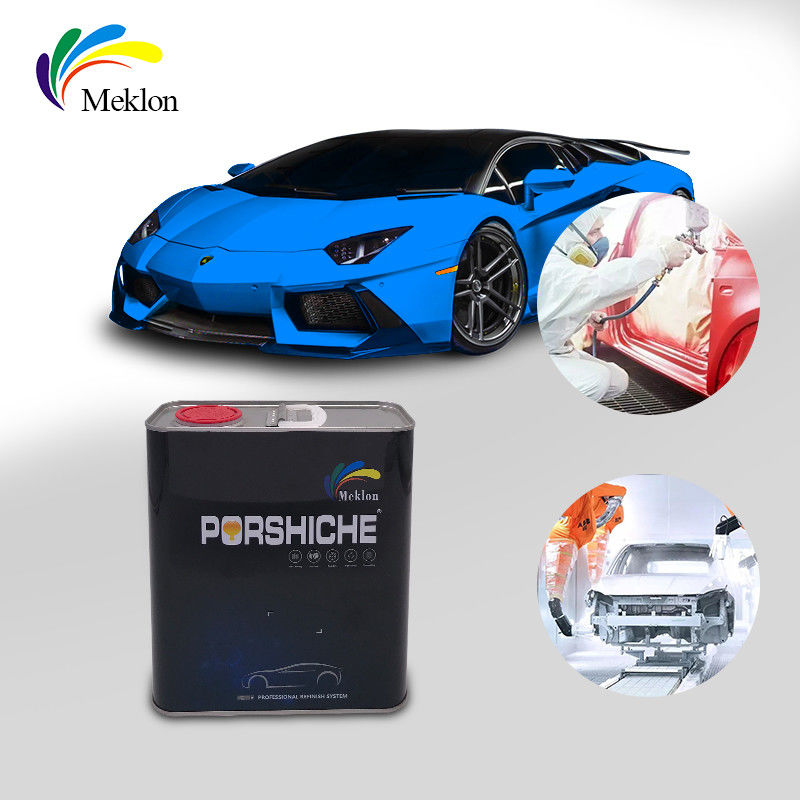 La vernice per auto acrilica è disponibile in diversi colori.